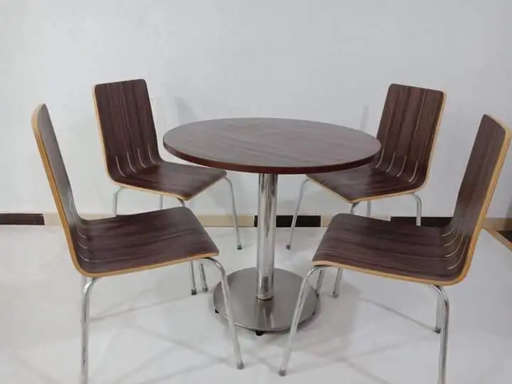 ترابيزة مطعم مع 4 كراسي من خشب طبيعي كونتر طبقات MS-8505