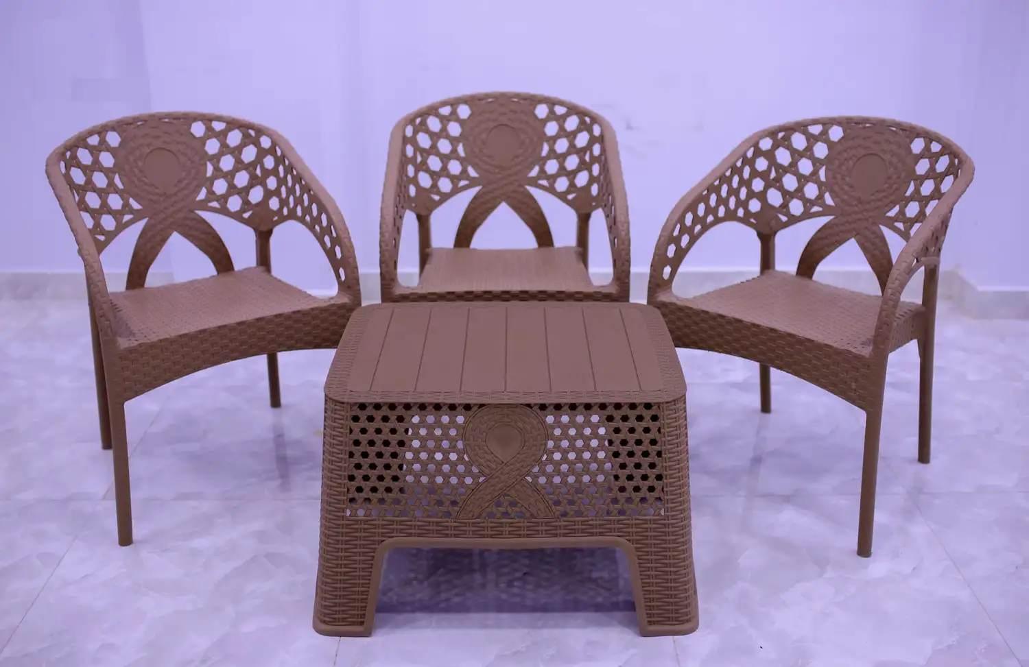Nefertiti Chairs Set with Metal Legs made of High-Quality Plastic MS-8999